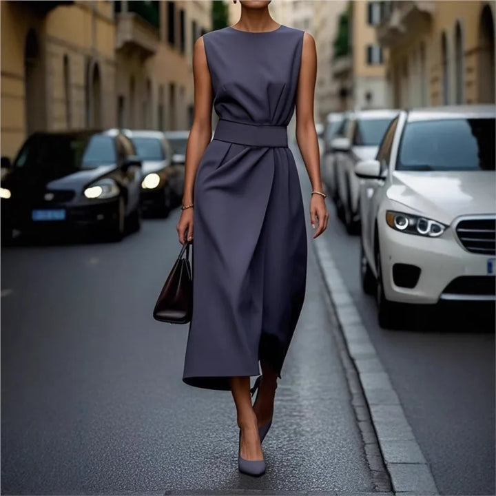 Amelia Ryve | Elegant Round Neck Dress